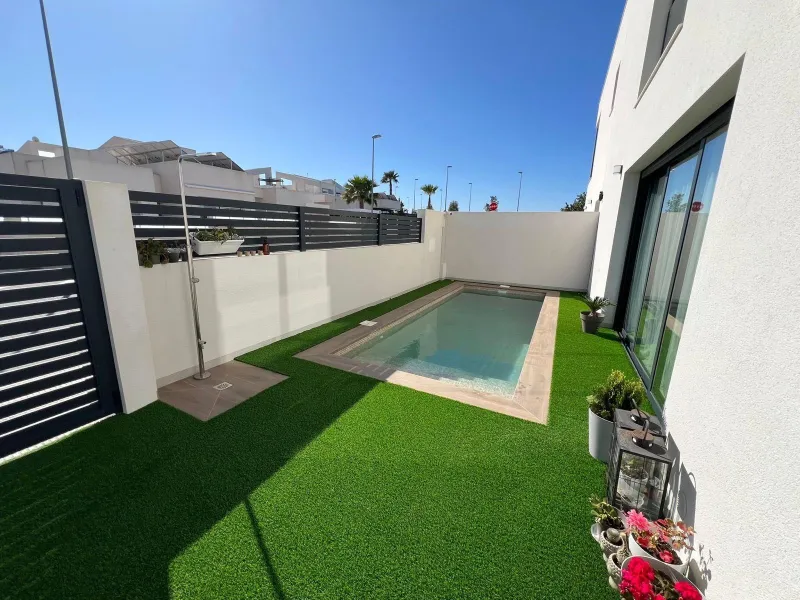 Modern 2-Bedroom Villa with Private Pool in Benijófar