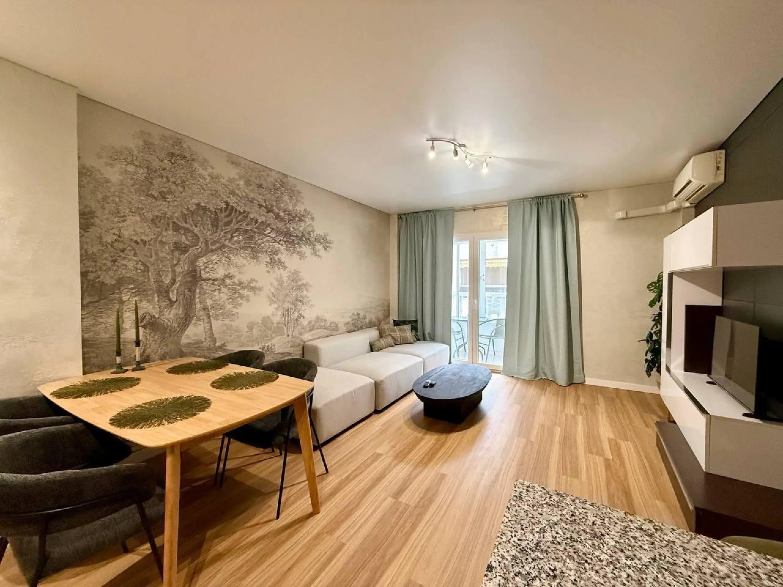 Exclusivo 1 dormitorio y 1 baño apartamento en Avenida Habaneras con reforma, 300 m. de la playa