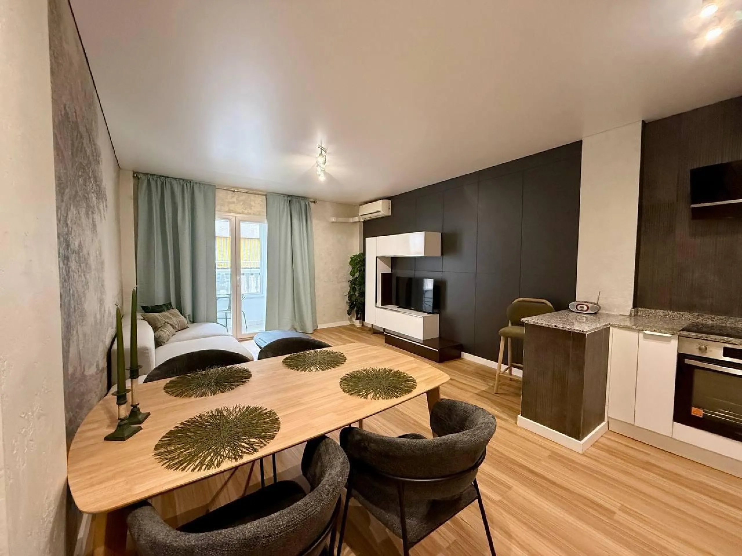 Exclusivo 1 dormitorio y 1 baño apartamento en Avenida Habaneras con reforma, 300 m. de la playa