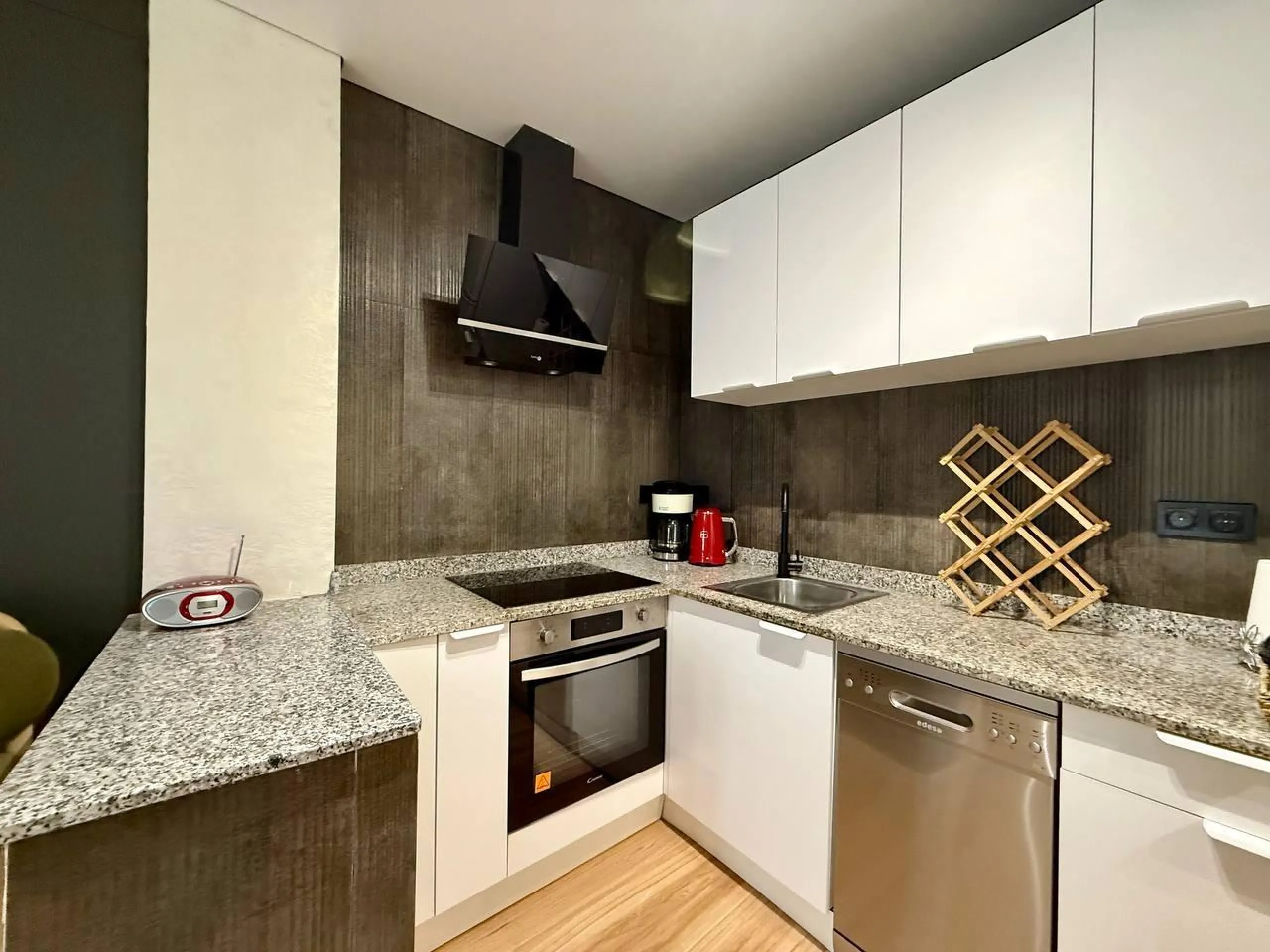 Exclusivo 1 dormitorio y 1 baño apartamento en Avenida Habaneras con reforma, 300 m. de la playa
