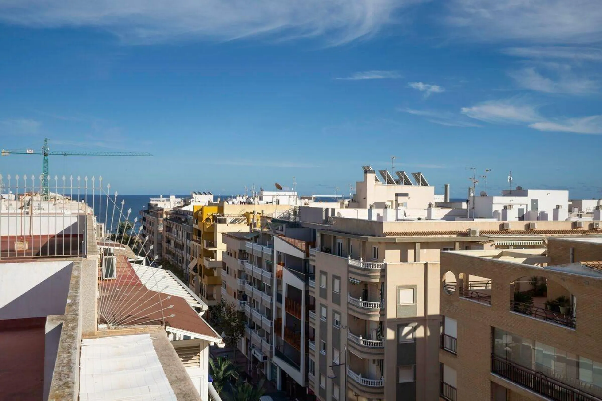 Exclusivo 1 dormitorio y 1 baño apartamento en Avenida Habaneras con reforma, 300 m. de la playa