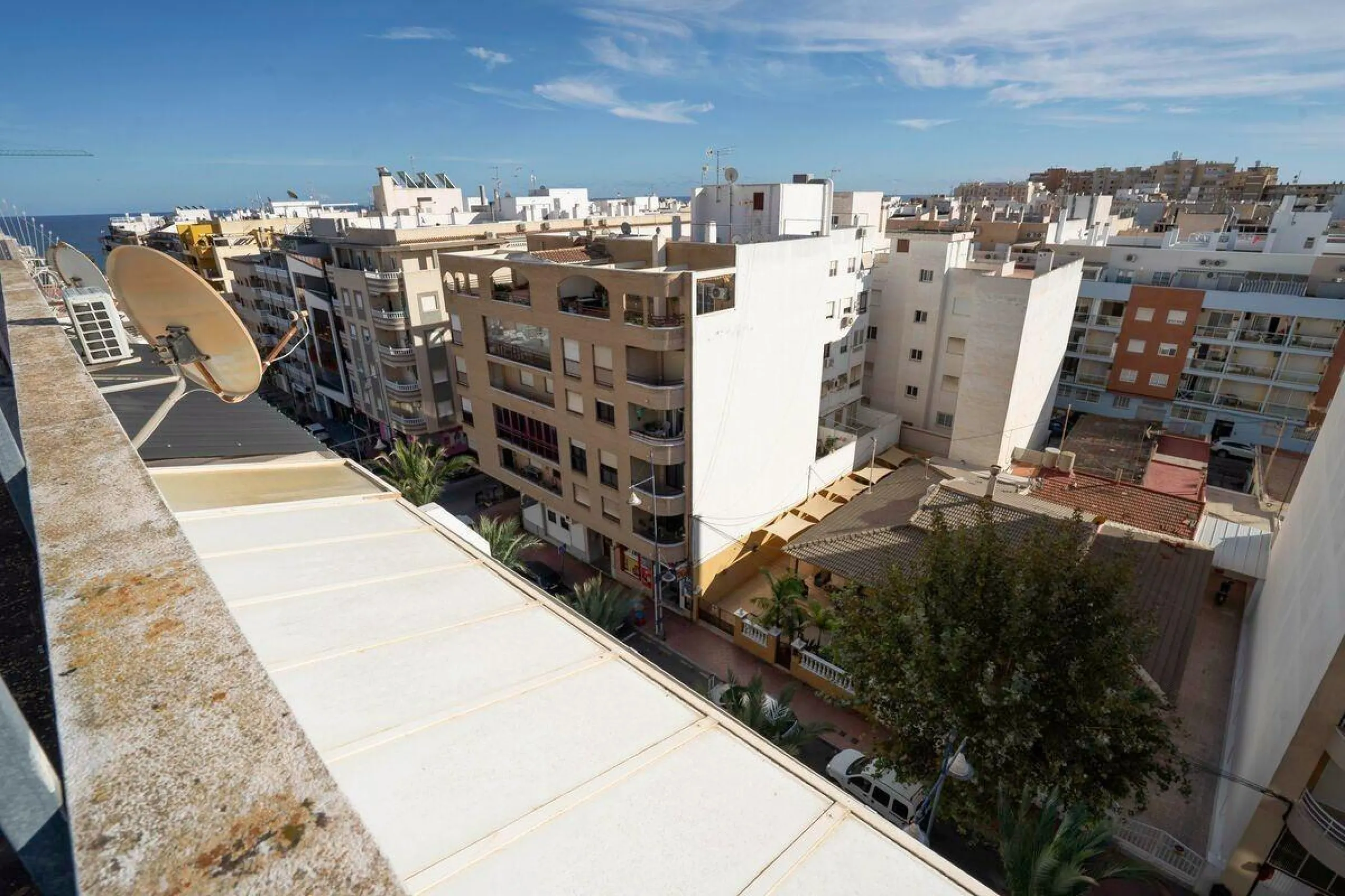 Exclusivo 1 dormitorio y 1 baño apartamento en Avenida Habaneras con reforma, 300 m. de la playa