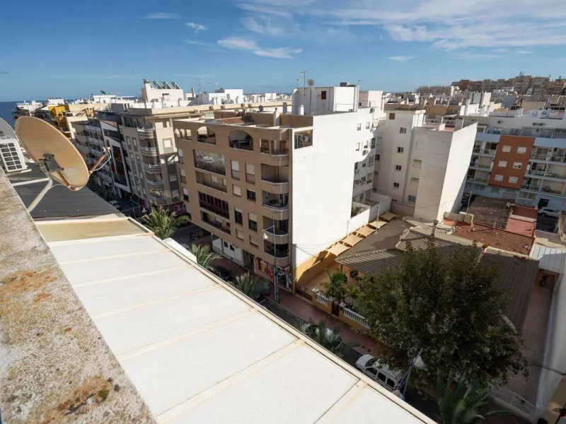 Exclusivo 1 dormitorio y 1 baño apartamento en Avenida Habaneras con reforma, 300 m. de la playa