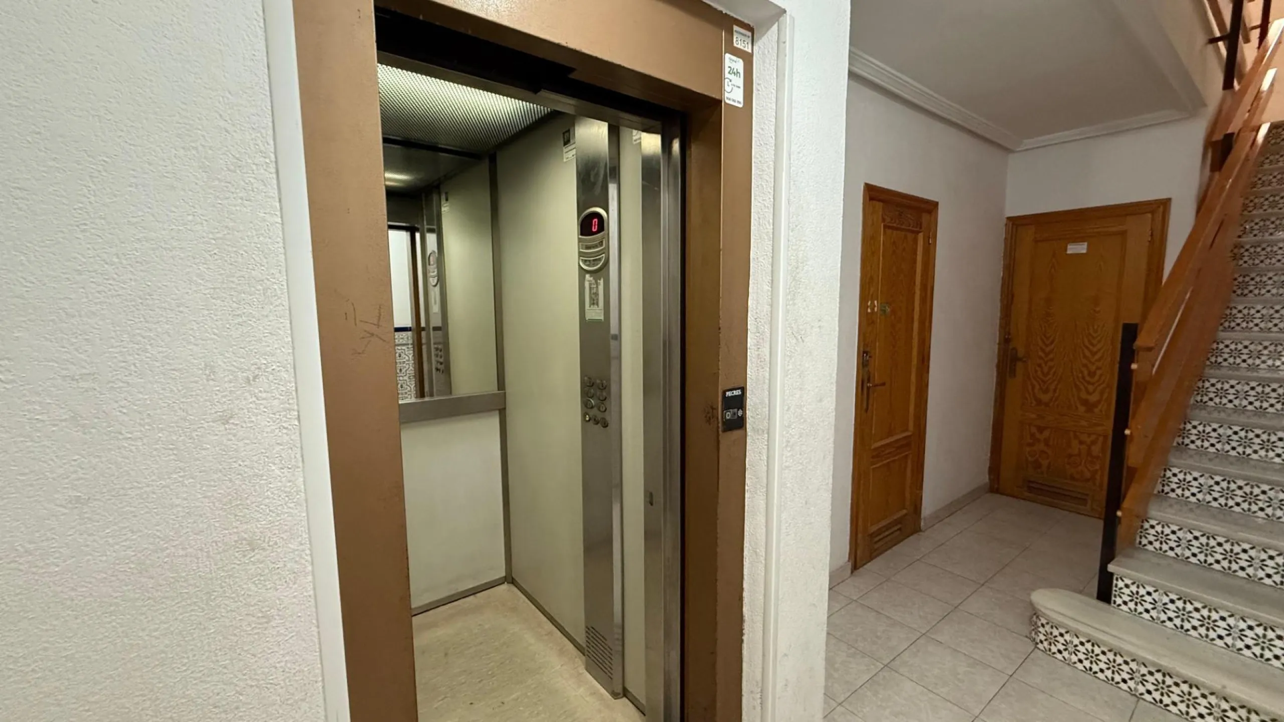 Exclusivo 1 dormitorio y 1 baño apartamento en Avenida Habaneras con reforma, 300 m. de la playa