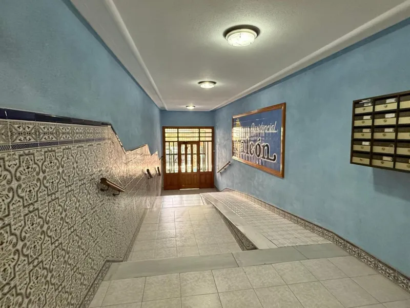 Exclusivo 1 dormitorio y 1 baño apartamento en Avenida Habaneras con reforma, 300 m. de la playa