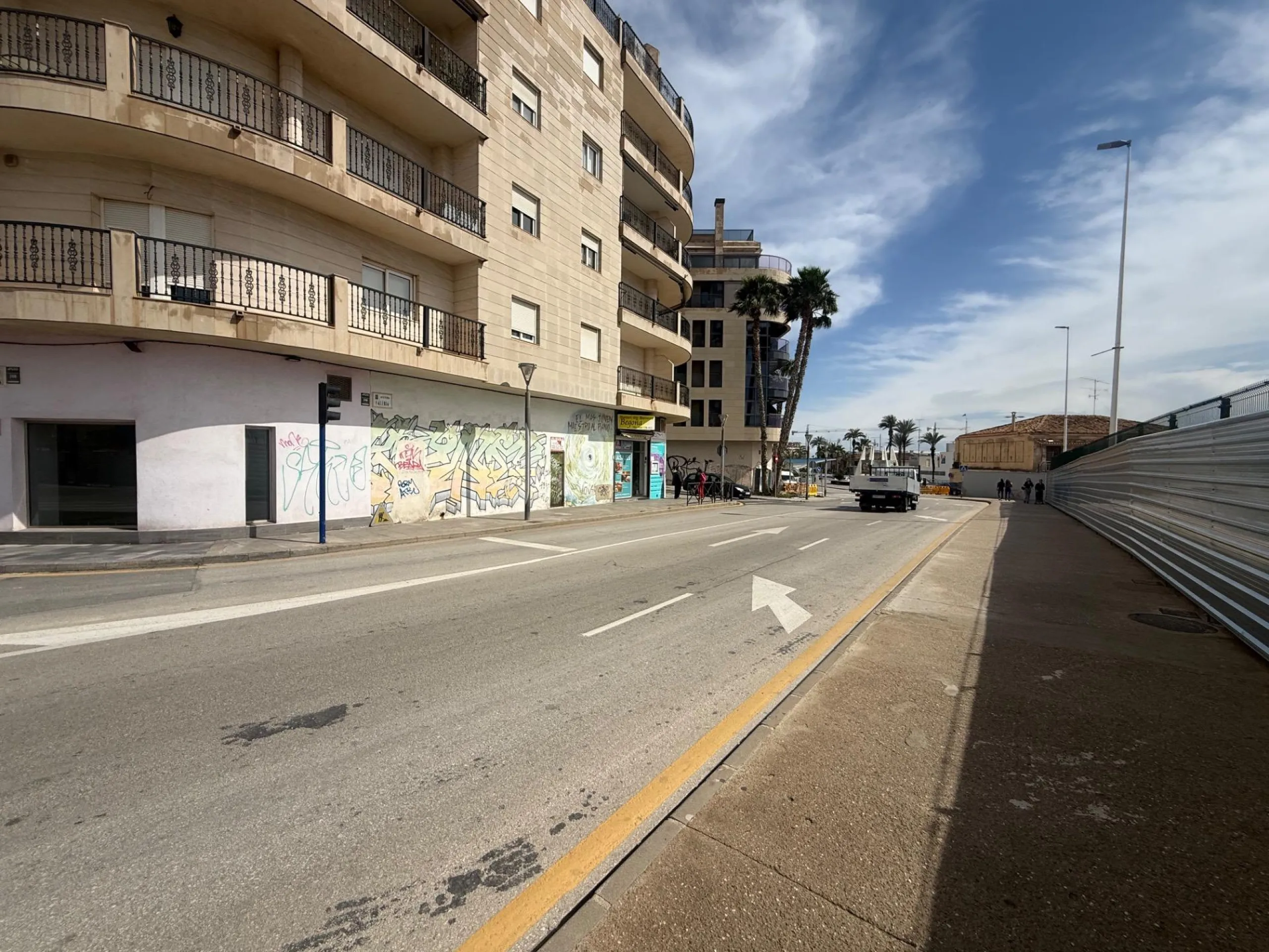 COMMERCIAL SPACE ON THE PROMENADE