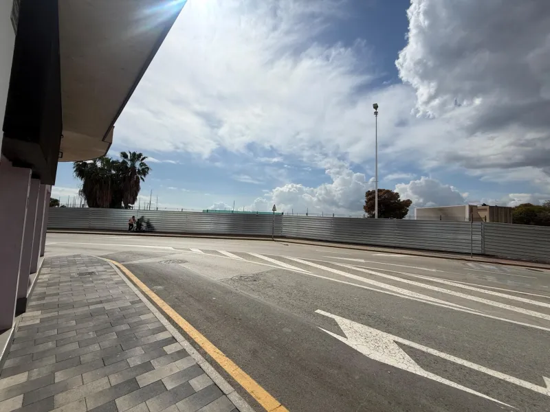 COMMERCIAL SPACE ON THE PROMENADE