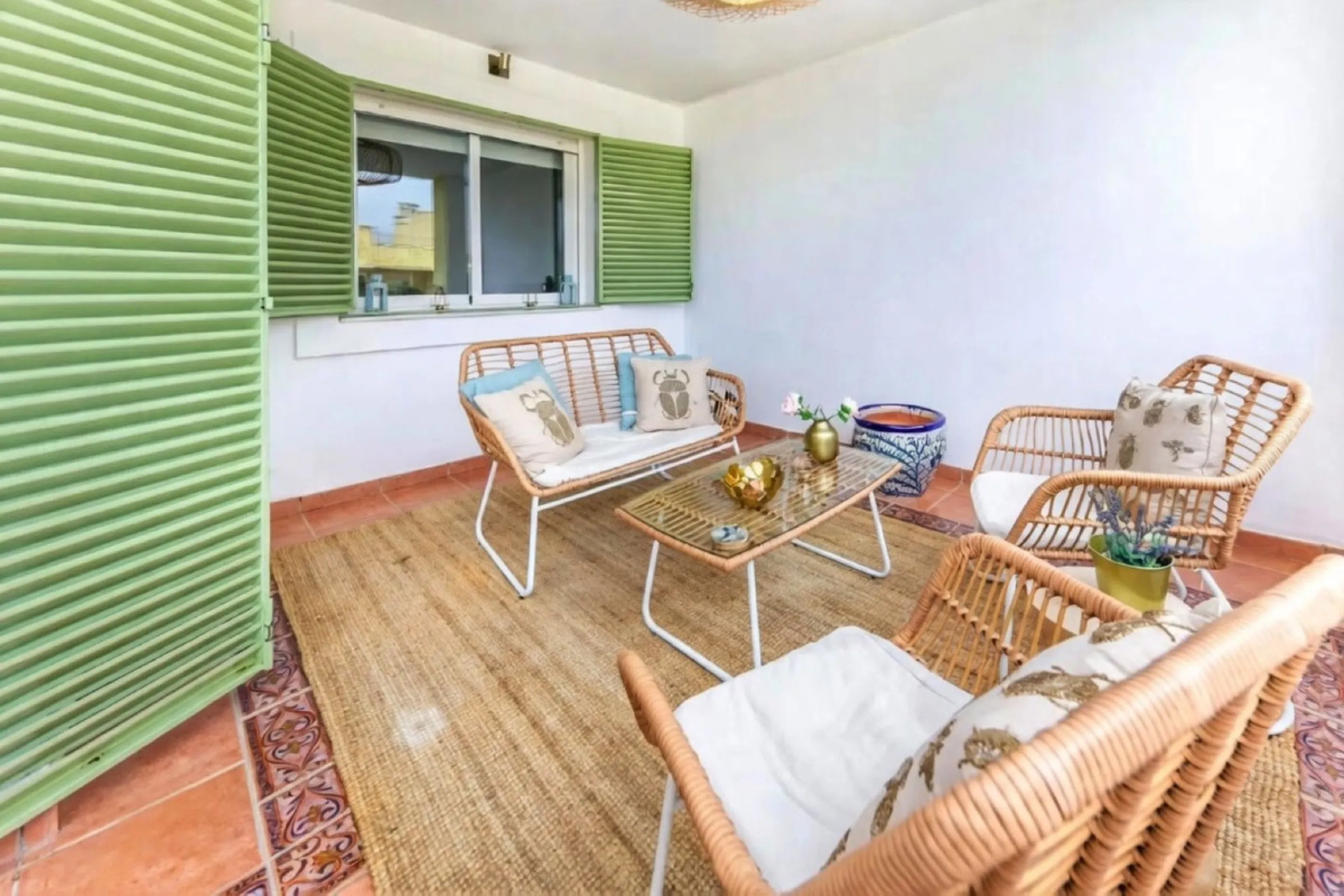 Erdgeschosswohnung mit gültiger Ferienvermietungslizenz – Las Brisas, Nueva Andalucía, Marbella