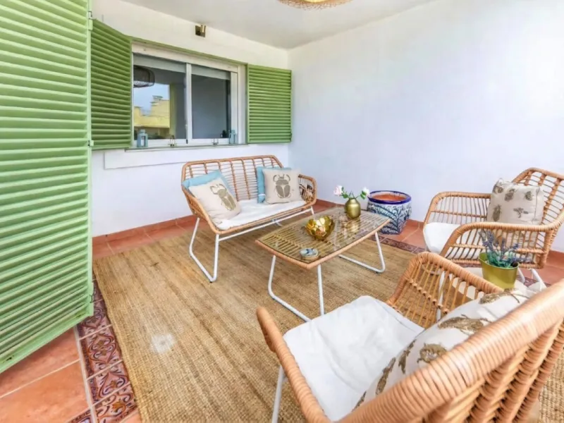 Erdgeschosswohnung mit gültiger Ferienvermietungslizenz – Las Brisas, Nueva Andalucía, Marbella