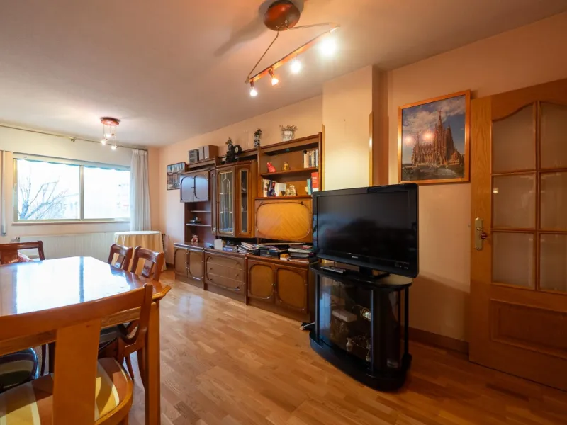 FANTASTIC EXTERIOR APARTMENT ON THE THIRD FLOOR IN TRES OLIVOS - VALVERDE, MADRID