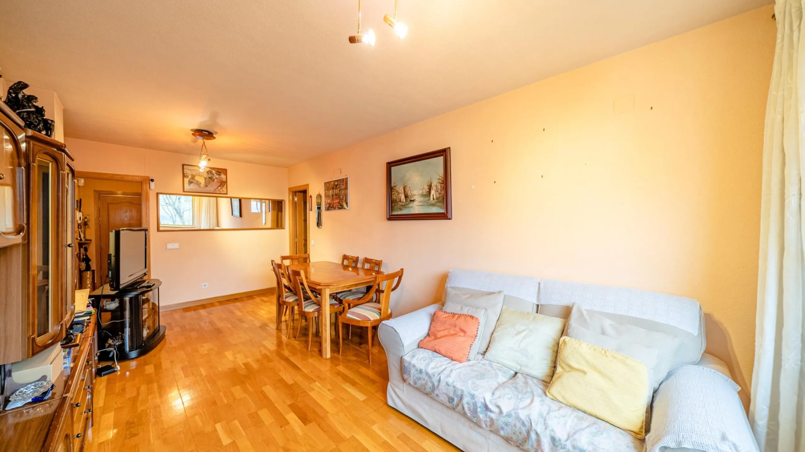 FANTASTIC EXTERIOR APARTMENT ON THE THIRD FLOOR IN TRES OLIVOS - VALVERDE, MADRID