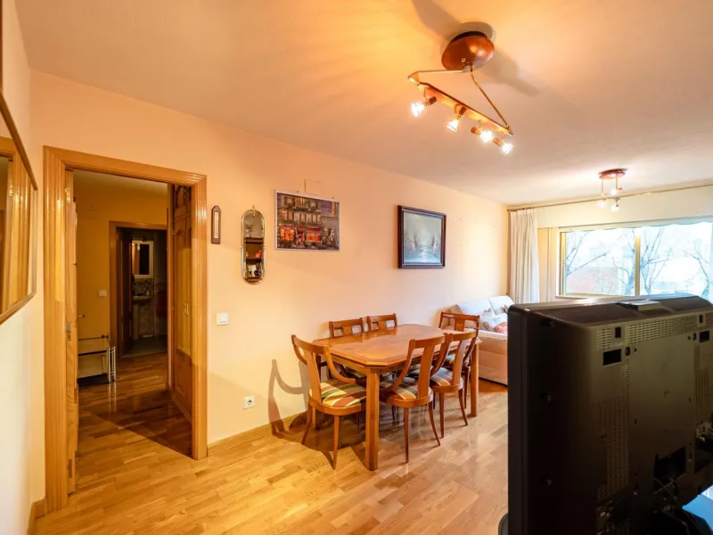 FANTASTIC EXTERIOR APARTMENT ON THE THIRD FLOOR IN TRES OLIVOS - VALVERDE, MADRID