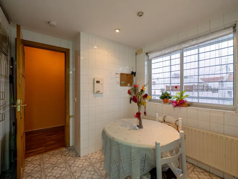 FANTASTIC EXTERIOR APARTMENT ON THE THIRD FLOOR IN TRES OLIVOS - VALVERDE, MADRID