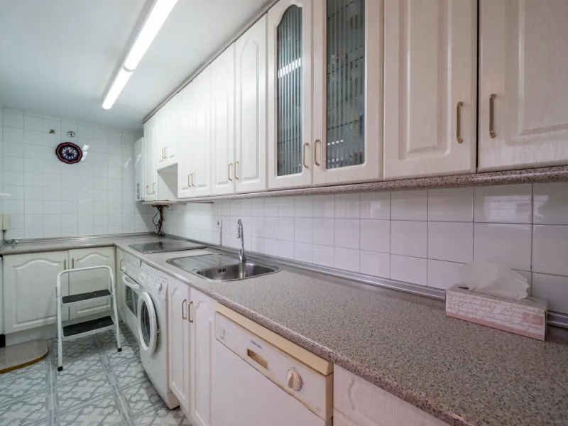 FANTASTIC EXTERIOR APARTMENT ON THE THIRD FLOOR IN TRES OLIVOS - VALVERDE, MADRID