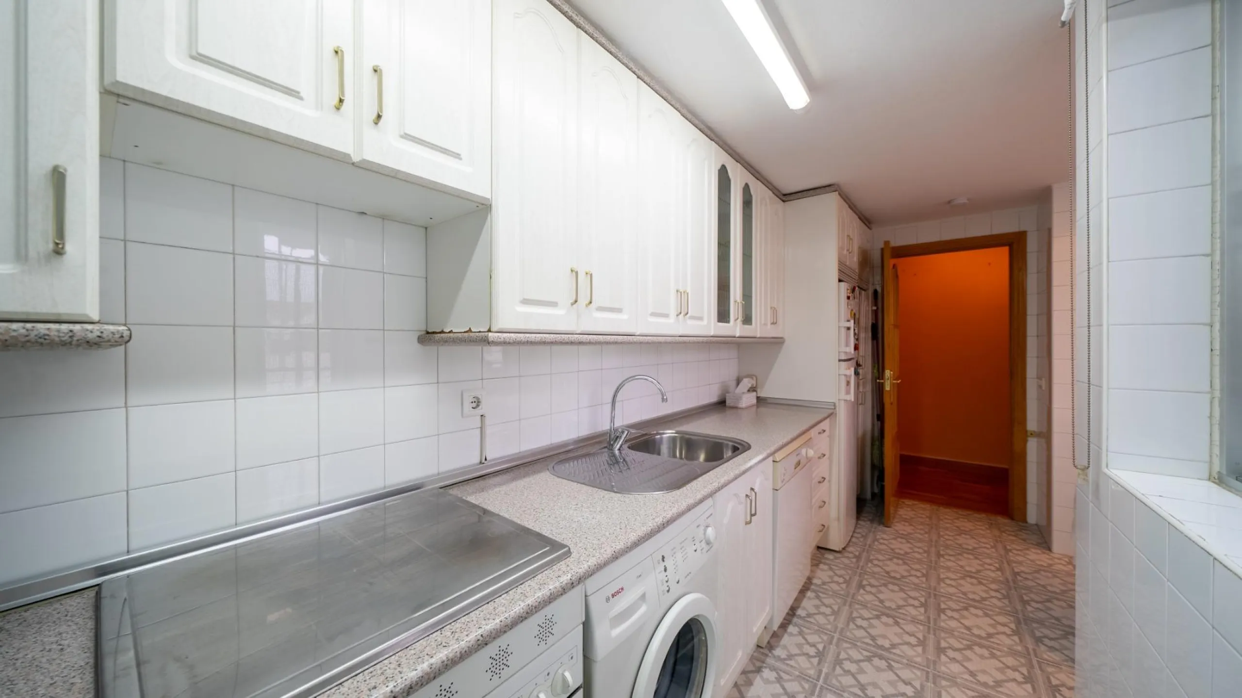 FANTASTIC EXTERIOR APARTMENT ON THE THIRD FLOOR IN TRES OLIVOS - VALVERDE, MADRID