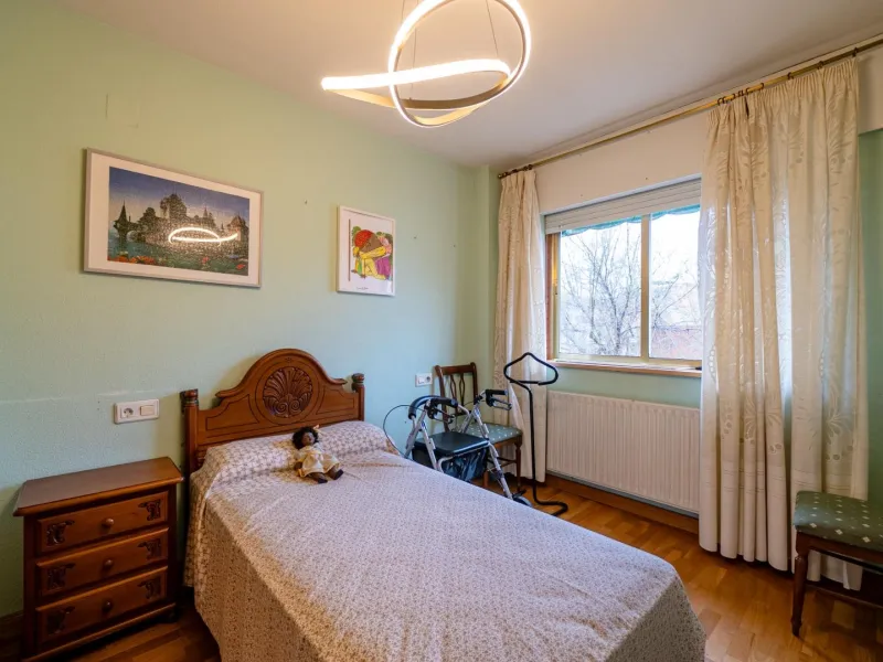 FANTASTIC EXTERIOR APARTMENT ON THE THIRD FLOOR IN TRES OLIVOS - VALVERDE, MADRID