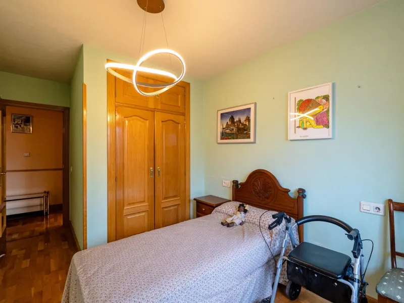 FANTASTIC EXTERIOR APARTMENT ON THE THIRD FLOOR IN TRES OLIVOS - VALVERDE, MADRID