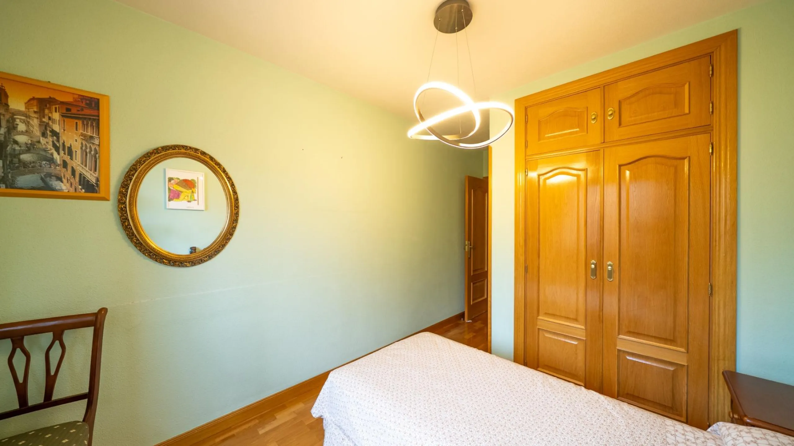 FANTASTIC EXTERIOR APARTMENT ON THE THIRD FLOOR IN TRES OLIVOS - VALVERDE, MADRID