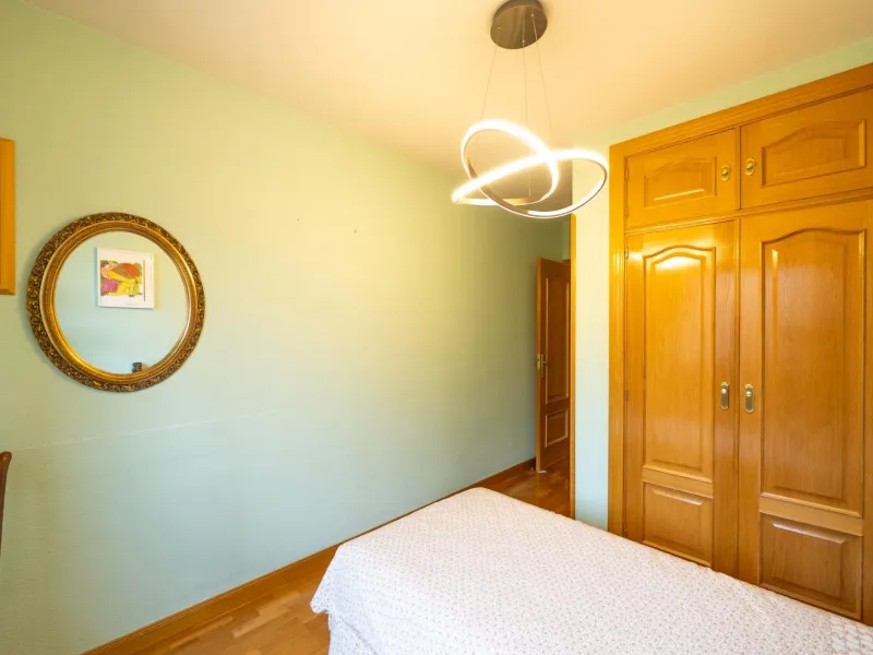 FANTASTIC EXTERIOR APARTMENT ON THE THIRD FLOOR IN TRES OLIVOS - VALVERDE, MADRID