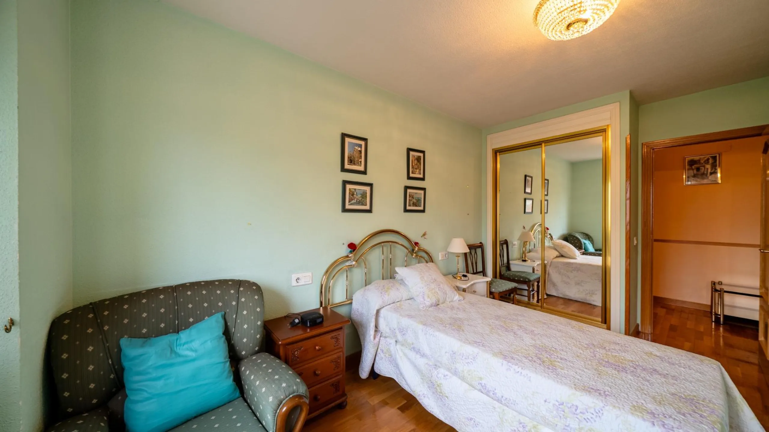 FANTASTIC EXTERIOR APARTMENT ON THE THIRD FLOOR IN TRES OLIVOS - VALVERDE, MADRID