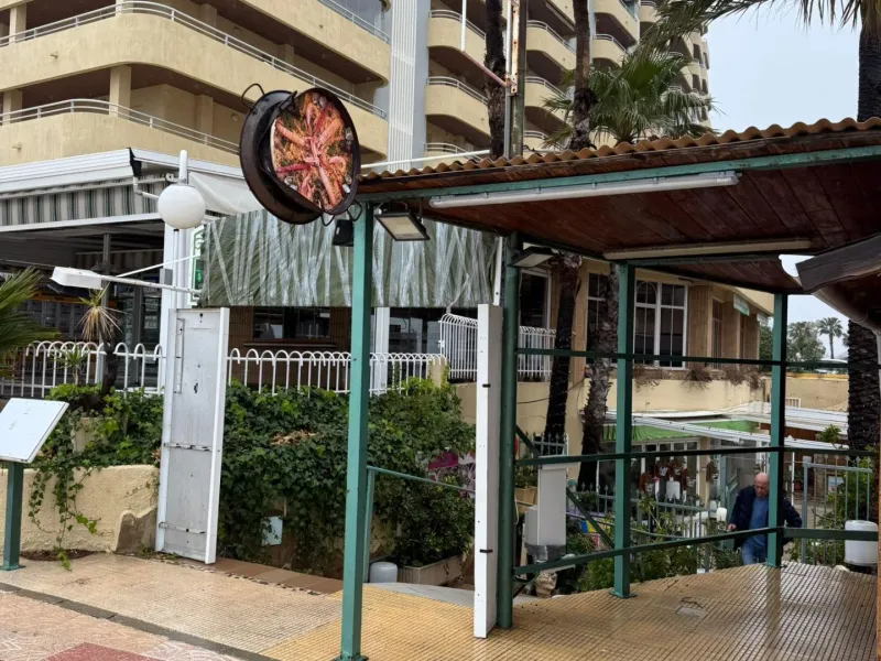 Restaurant on the Frontline of La Fosa Beach, Calpe – Business Ready to Start