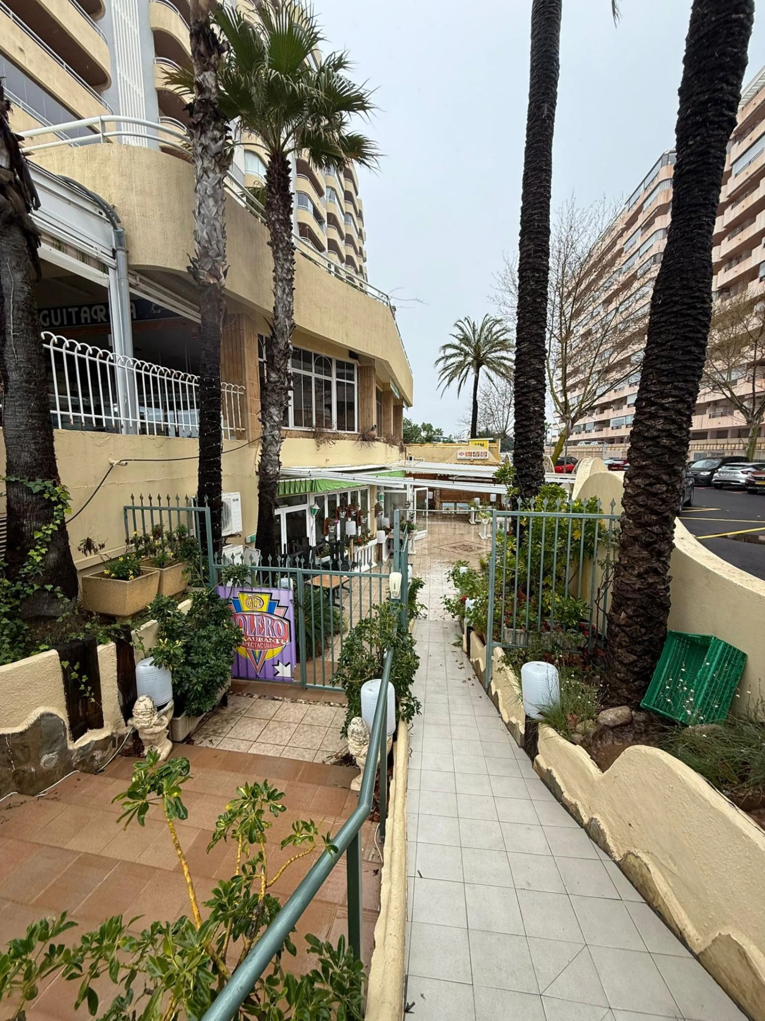 Restaurant on the Frontline of La Fosa Beach, Calpe – Business Ready to Start