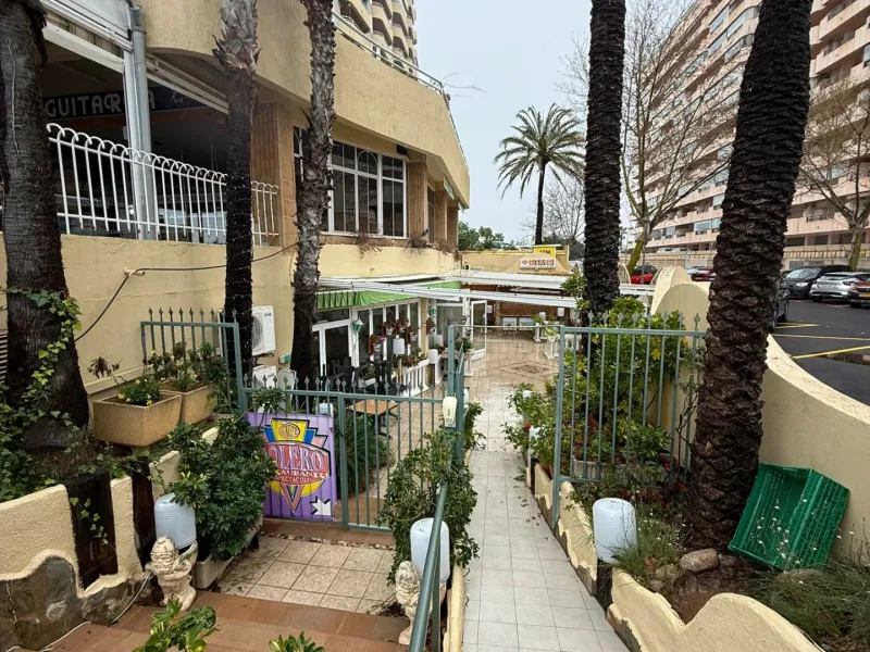Restaurant on the Frontline of La Fosa Beach, Calpe – Business Ready to Start