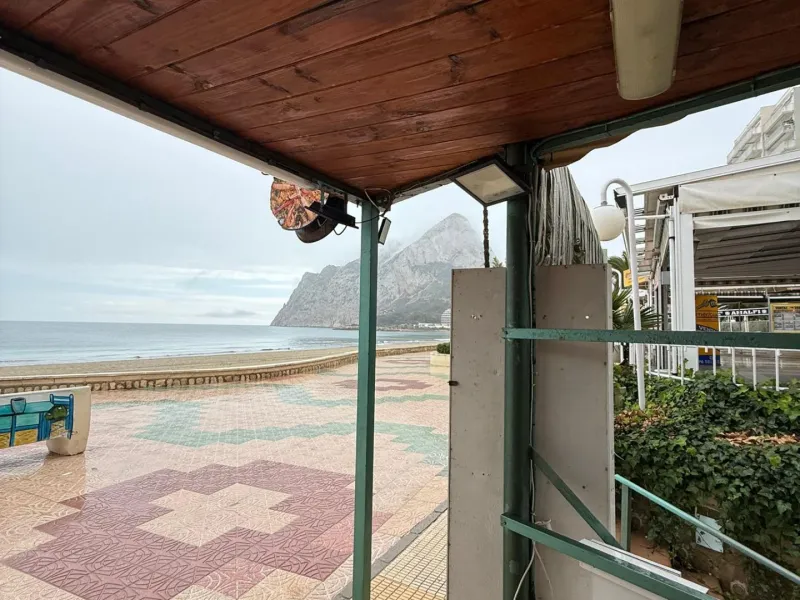 Restaurant on the Frontline of La Fosa Beach, Calpe – Business Ready to Start