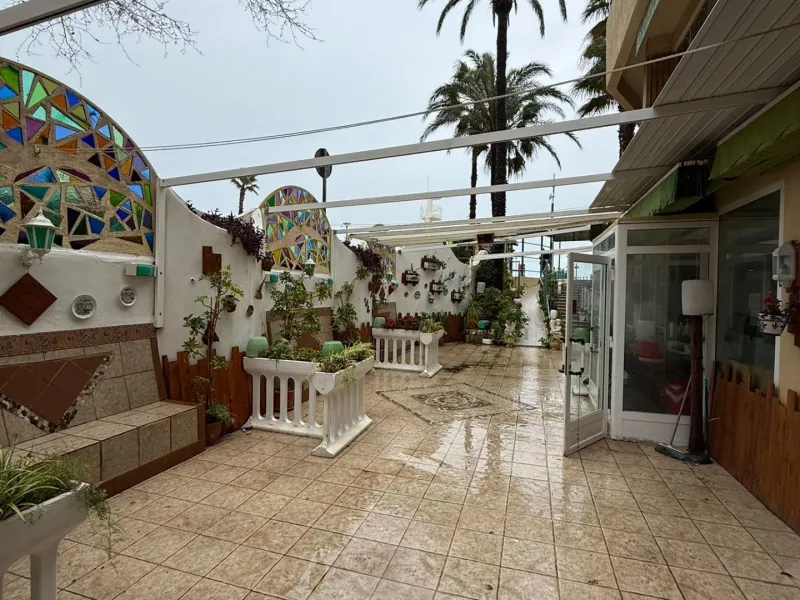Restaurant on the Frontline of La Fosa Beach, Calpe – Business Ready to Start