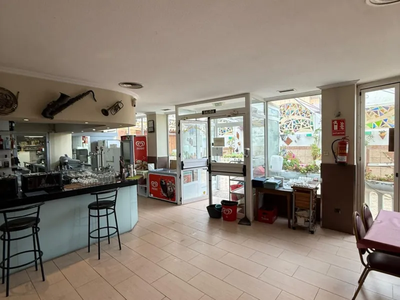 Restaurant on the Frontline of La Fosa Beach, Calpe – Business Ready to Start