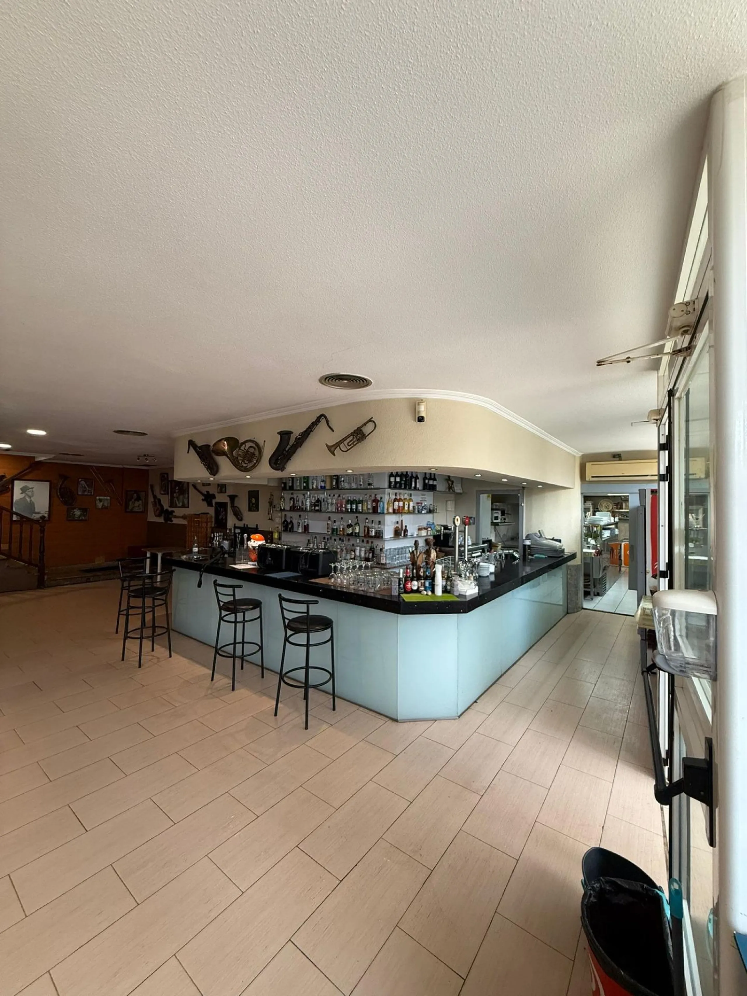 Restaurant on the Frontline of La Fosa Beach, Calpe – Business Ready to Start