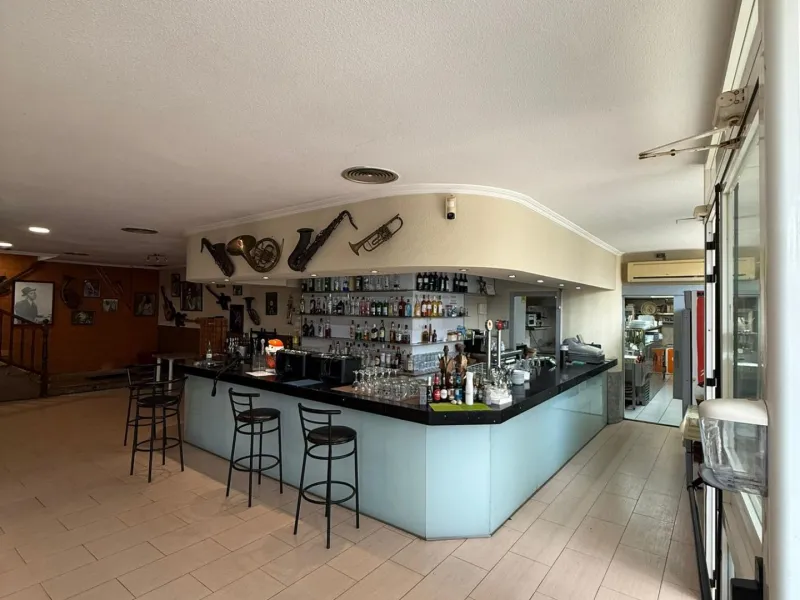 Restaurant on the Frontline of La Fosa Beach, Calpe – Business Ready to Start