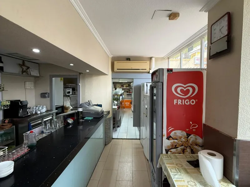 Restaurant on the Frontline of La Fosa Beach, Calpe – Business Ready to Start