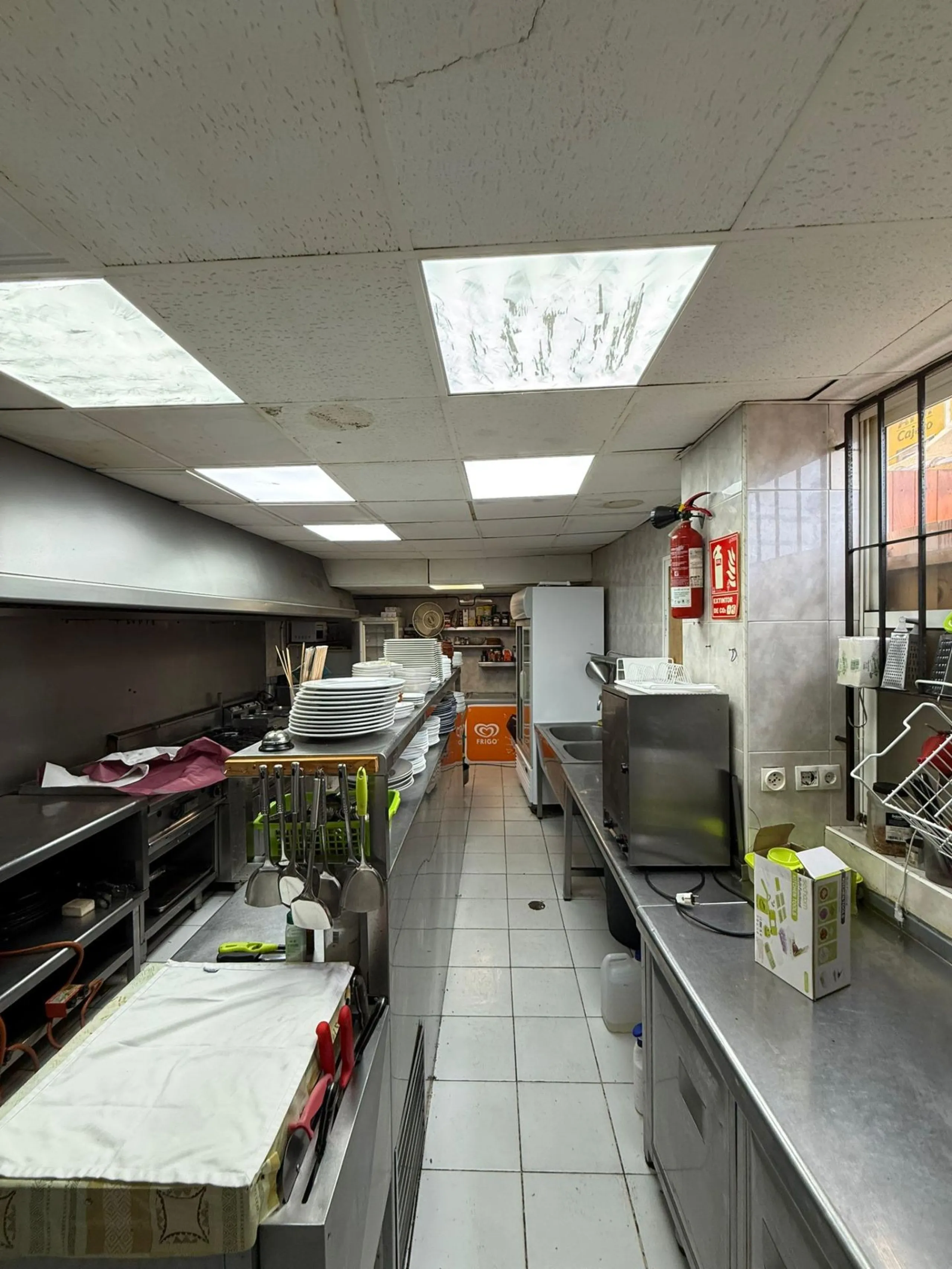Restaurant on the Frontline of La Fosa Beach, Calpe – Business Ready to Start