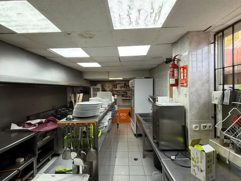 Restaurant on the Frontline of La Fosa Beach, Calpe – Business Ready to Start