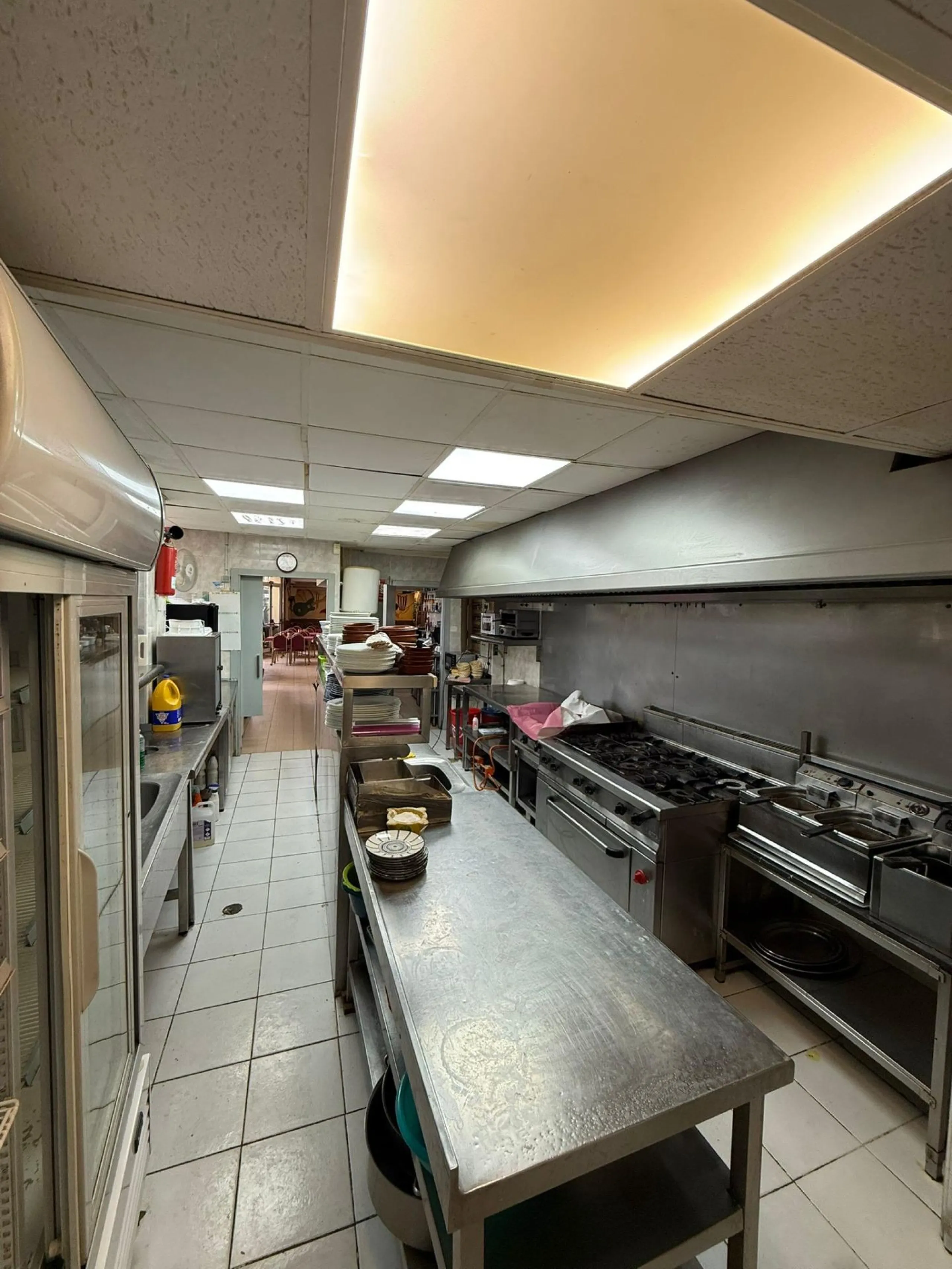 Restaurant on the Frontline of La Fosa Beach, Calpe – Business Ready to Start