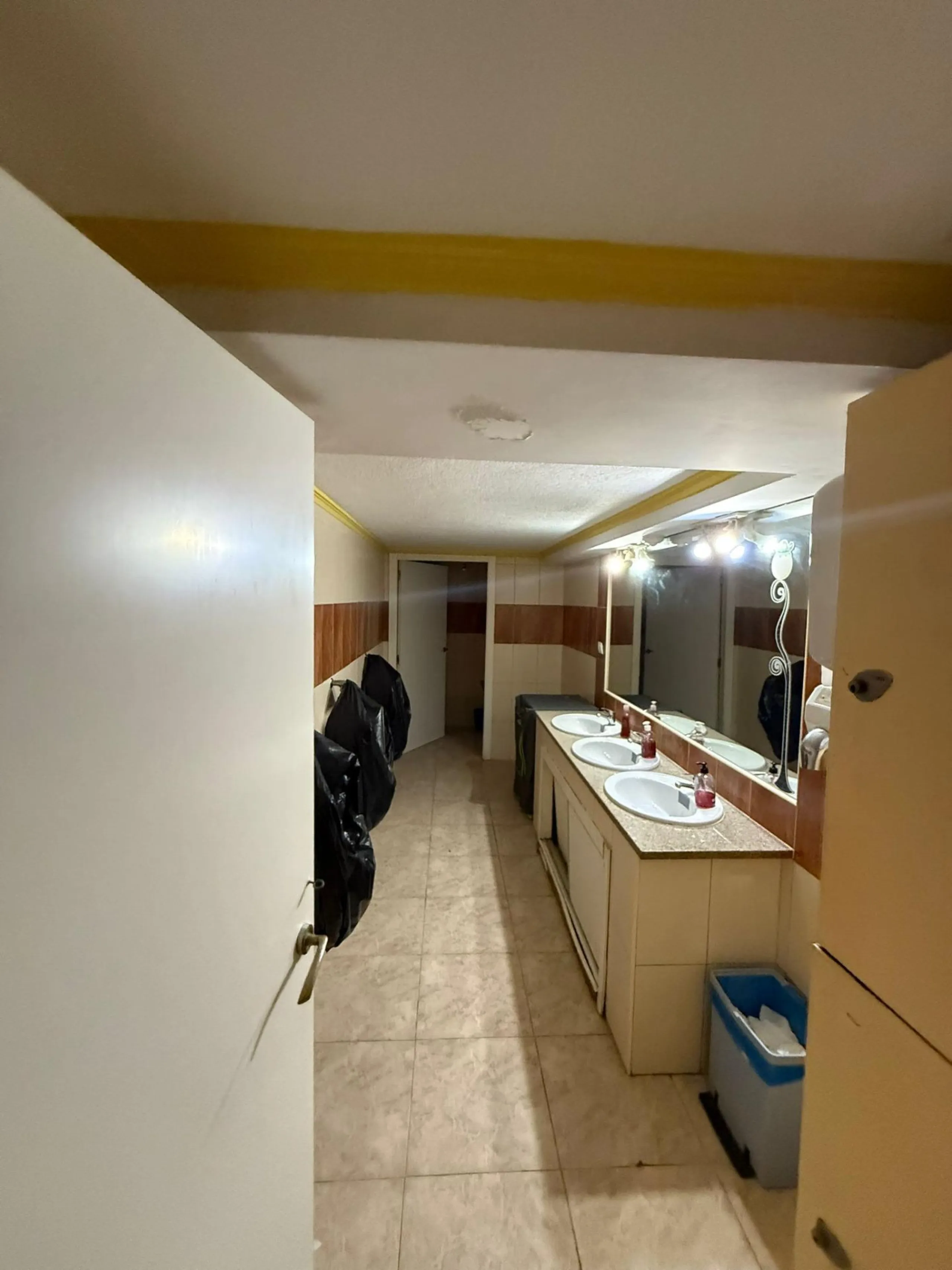 Restaurant on the Frontline of La Fosa Beach, Calpe – Business Ready to Start
