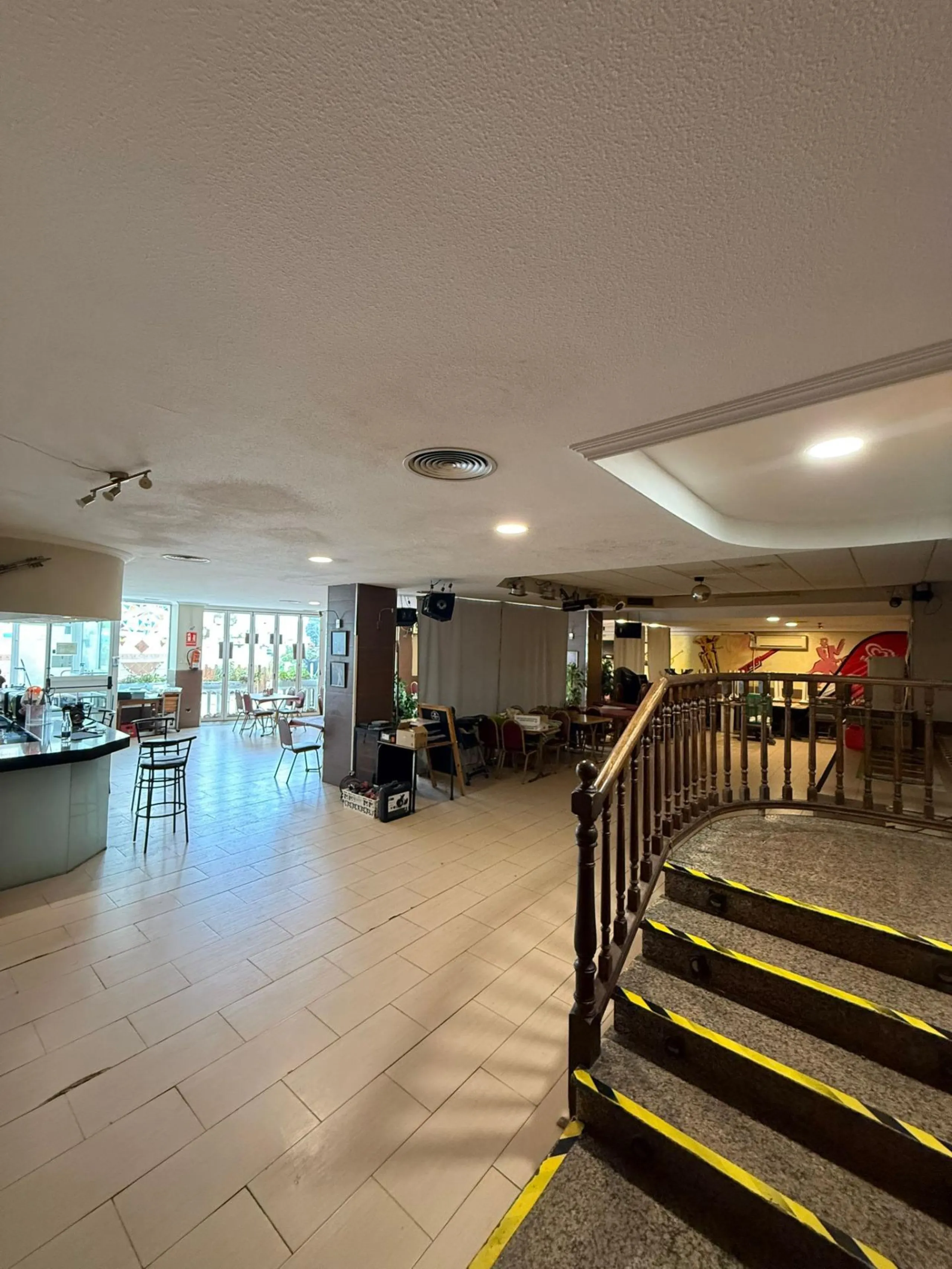 Restaurant on the Frontline of La Fosa Beach, Calpe – Business Ready to Start