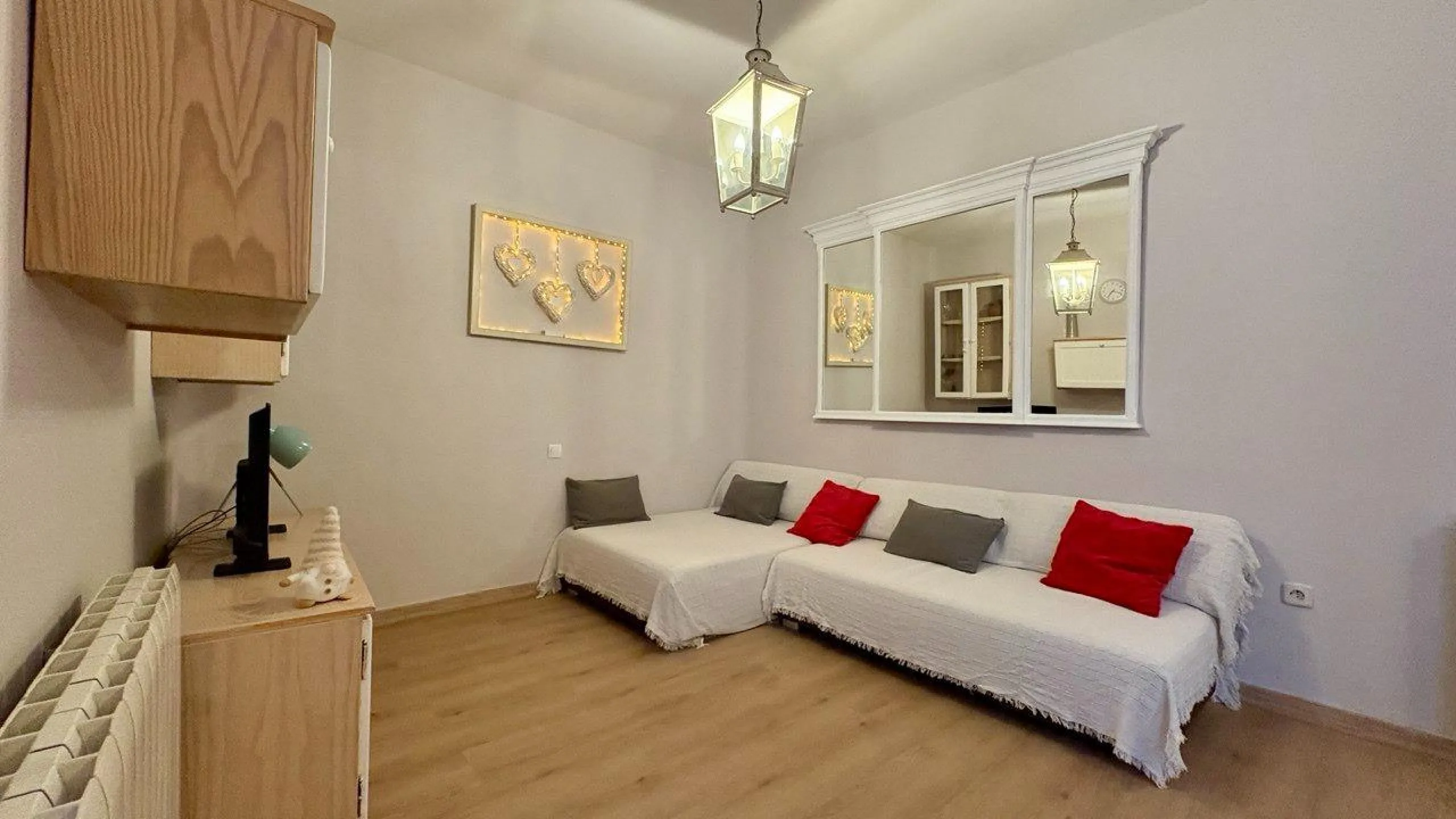 VIVIENDA REFORMADA EN EL HISTÓRICO BARRIO DE PALACIO, EN EL CORAZÓN DE MADRID