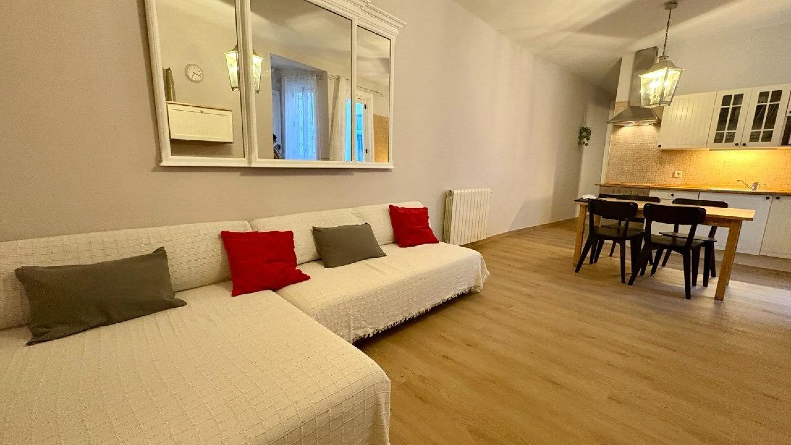 VIVIENDA REFORMADA EN EL HISTÓRICO BARRIO DE PALACIO, EN EL CORAZÓN DE MADRID