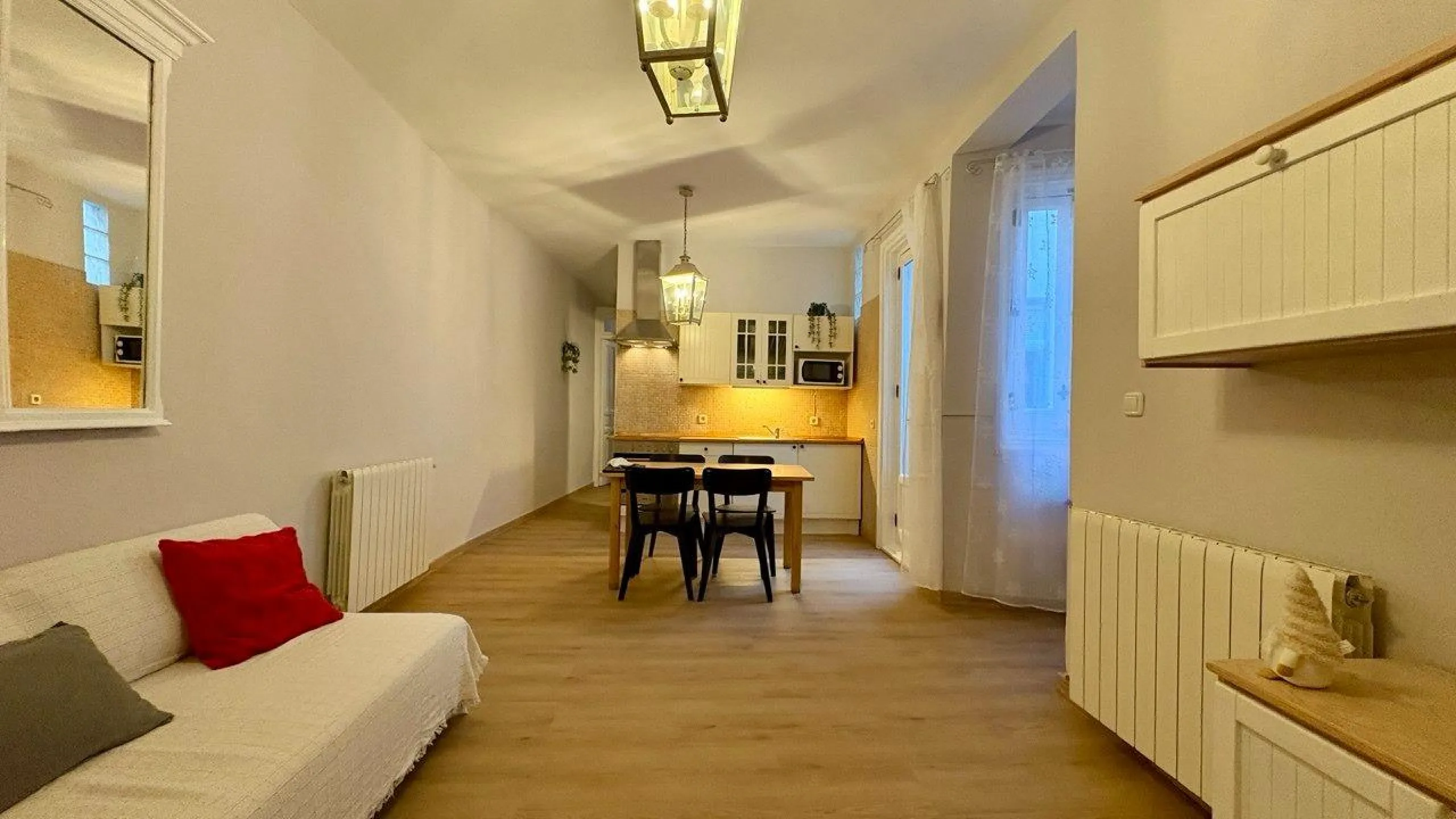 VIVIENDA REFORMADA EN EL HISTÓRICO BARRIO DE PALACIO, EN EL CORAZÓN DE MADRID