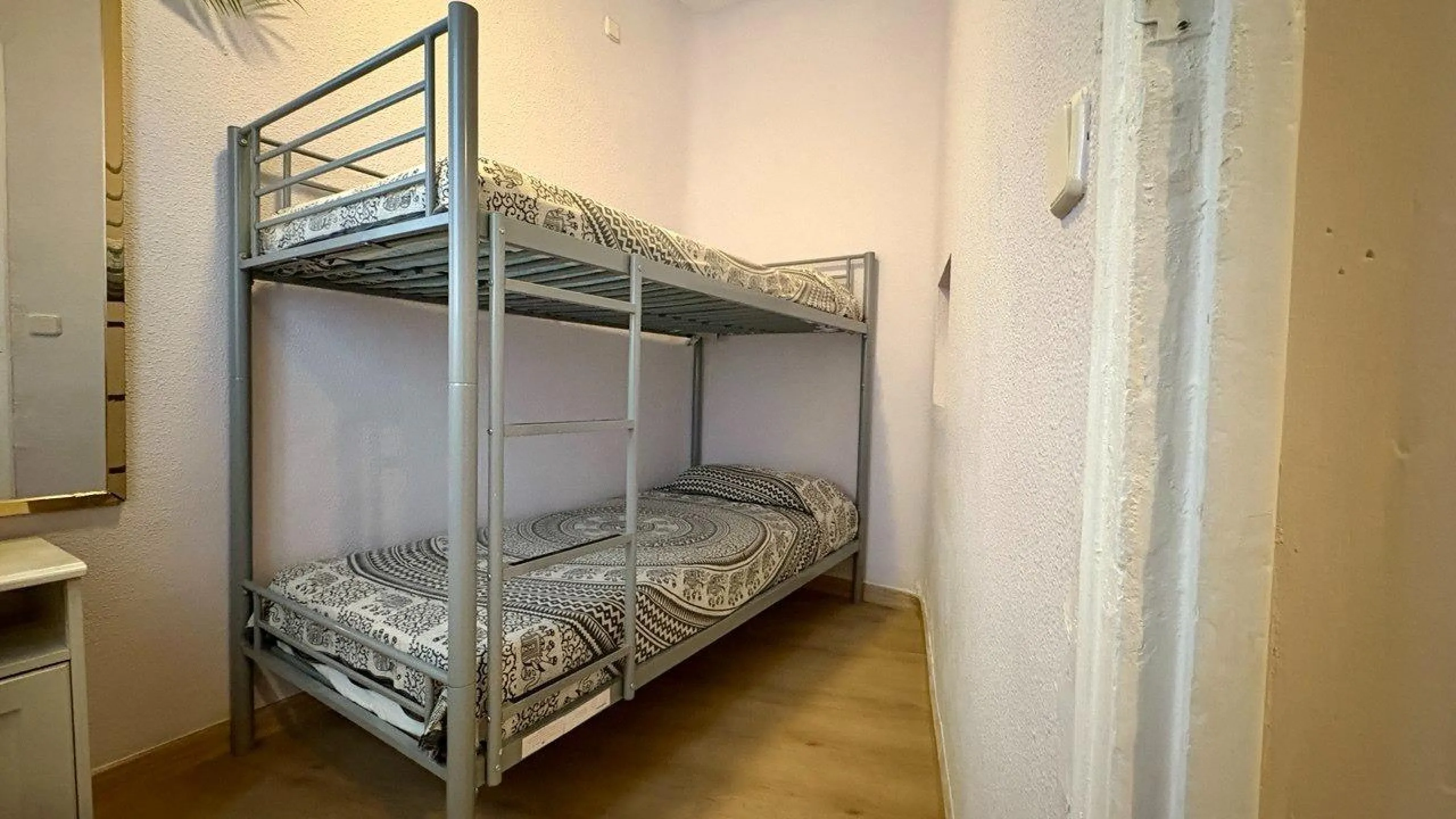 VIVIENDA REFORMADA EN EL HISTÓRICO BARRIO DE PALACIO, EN EL CORAZÓN DE MADRID