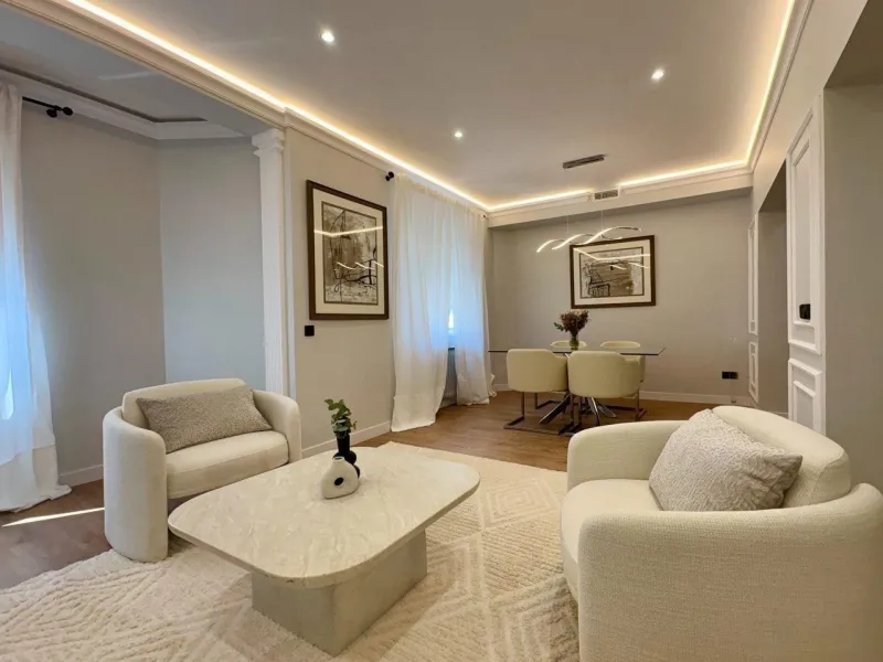 ELEGANTE VIVIENDA EXTERIOR REFORMADA CON ORIENTACIÓN SUR EN EL BARRIO DE SALAMANCA