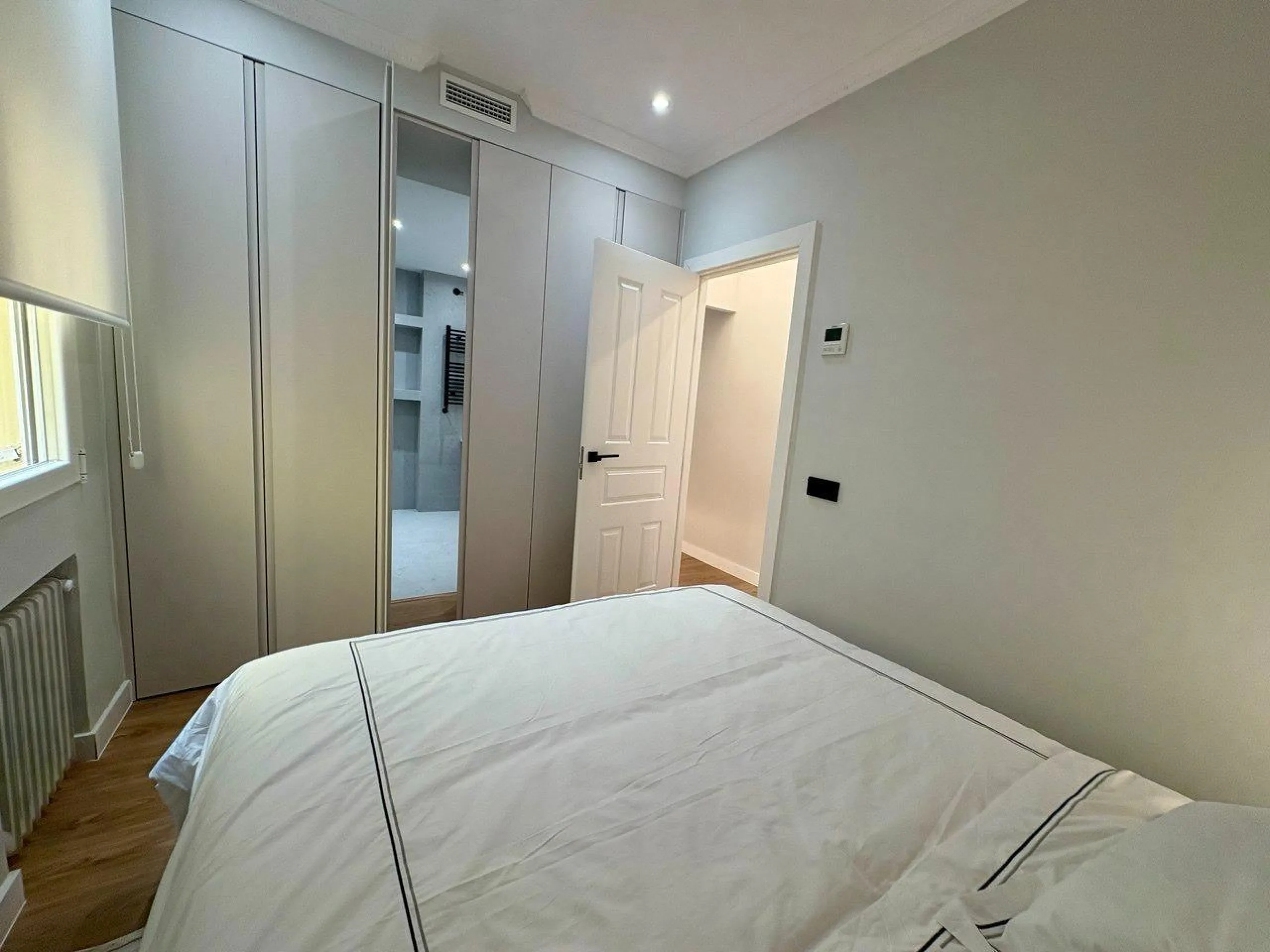 ELEGANTE VIVIENDA EXTERIOR REFORMADA CON ORIENTACIÓN SUR EN EL BARRIO DE SALAMANCA
