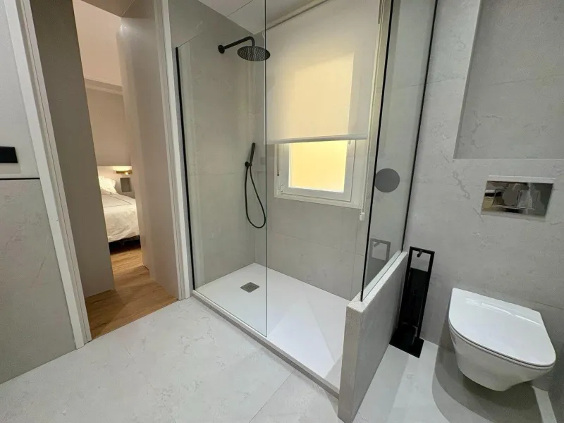 ELEGANTE VIVIENDA EXTERIOR REFORMADA CON ORIENTACIÓN SUR EN EL BARRIO DE SALAMANCA