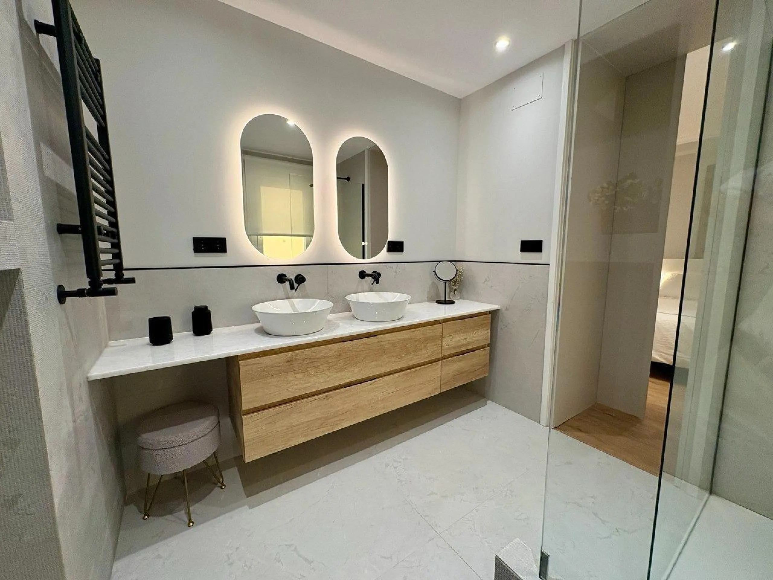 ELEGANTE VIVIENDA EXTERIOR REFORMADA CON ORIENTACIÓN SUR EN EL BARRIO DE SALAMANCA