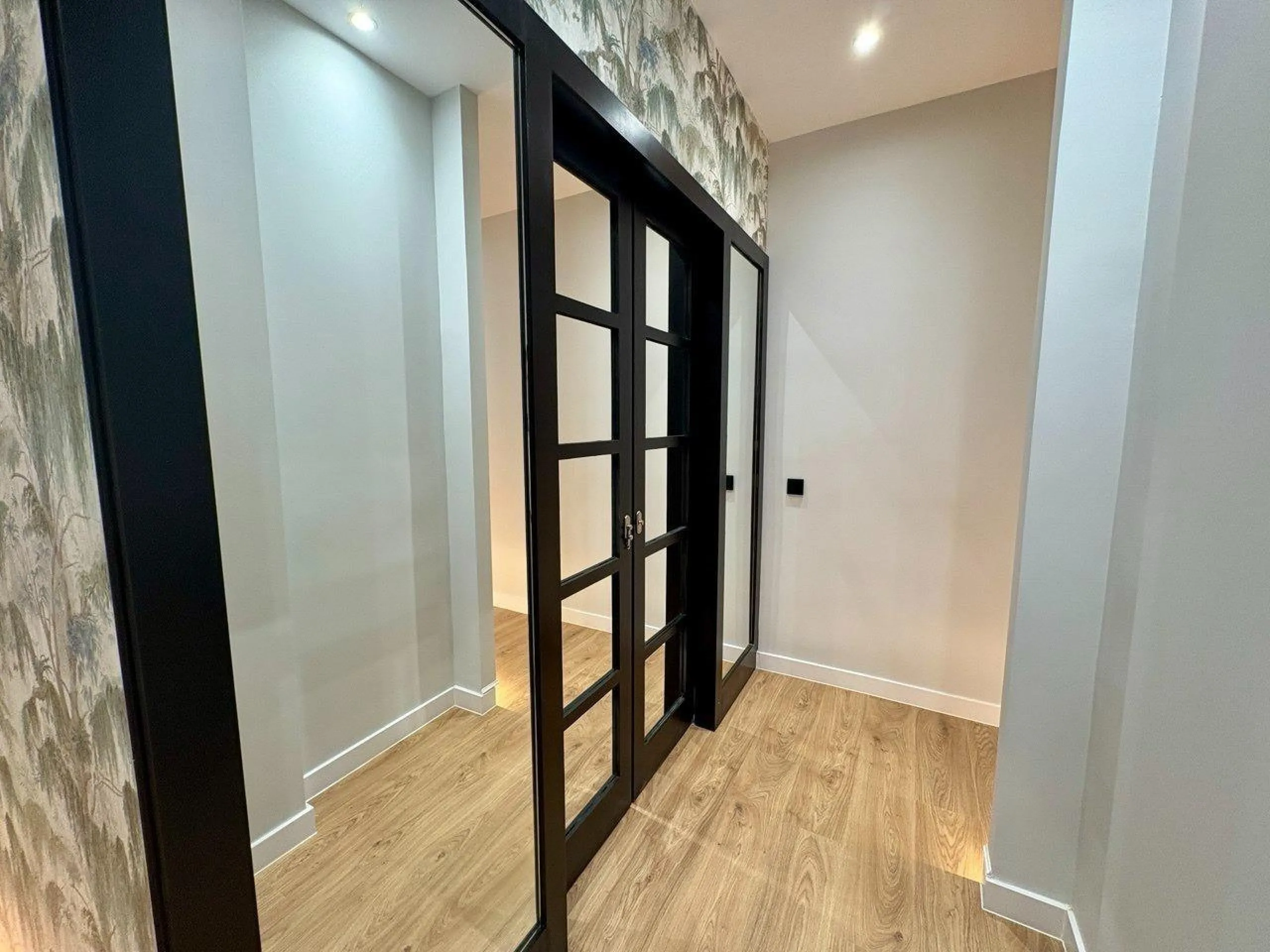 ELEGANTE VIVIENDA EXTERIOR REFORMADA CON ORIENTACIÓN SUR EN EL BARRIO DE SALAMANCA