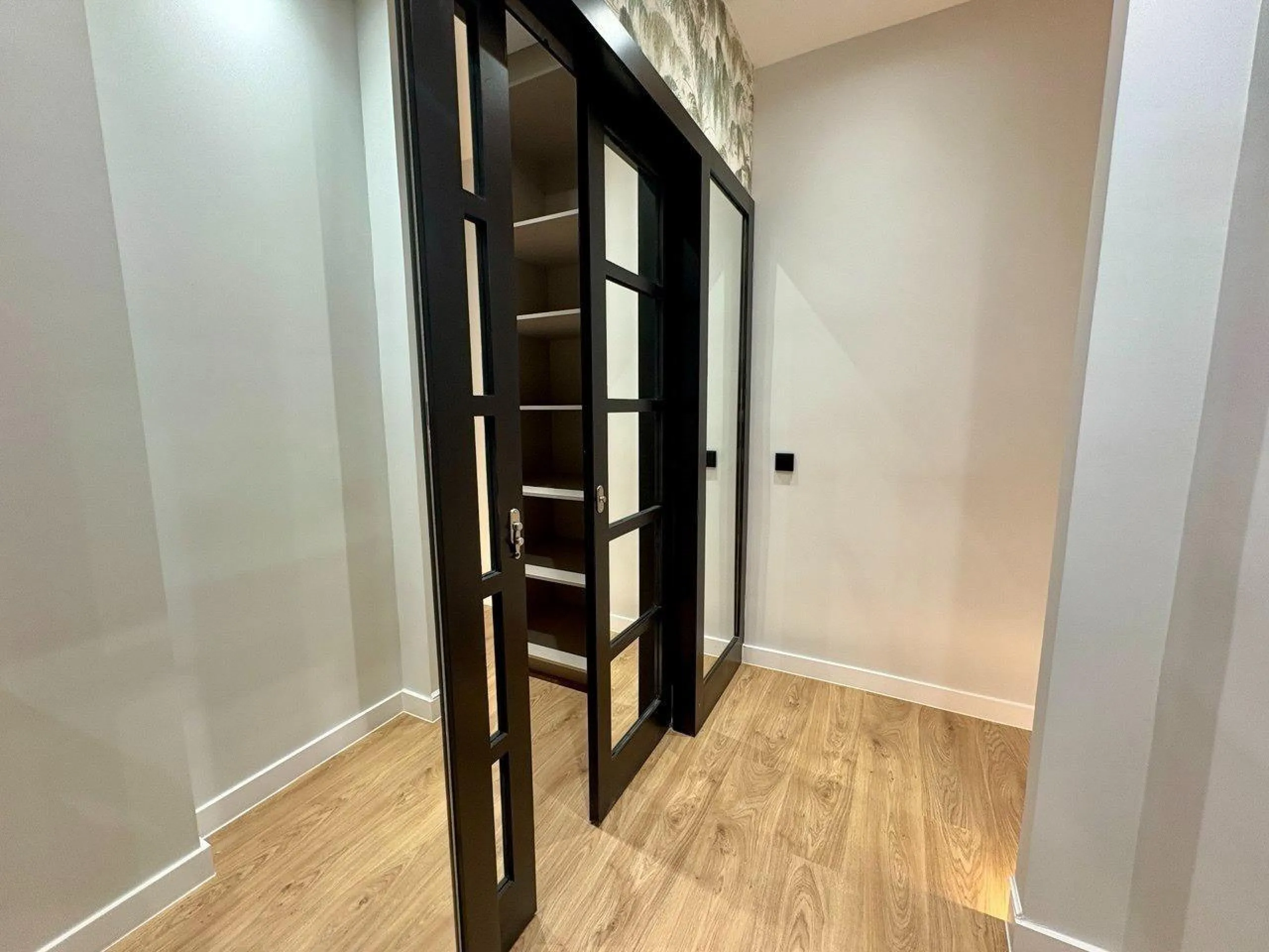 ELEGANTE VIVIENDA EXTERIOR REFORMADA CON ORIENTACIÓN SUR EN EL BARRIO DE SALAMANCA