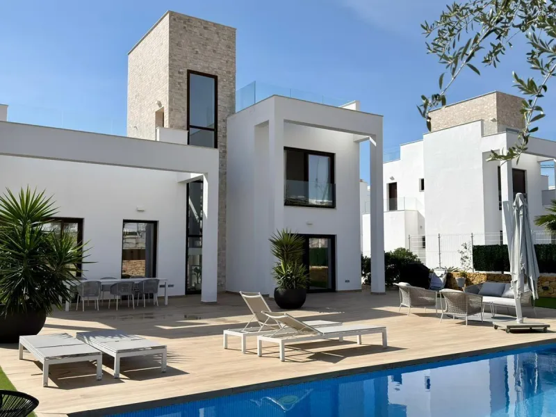 🏡 Modern villa for sale in Finestrat