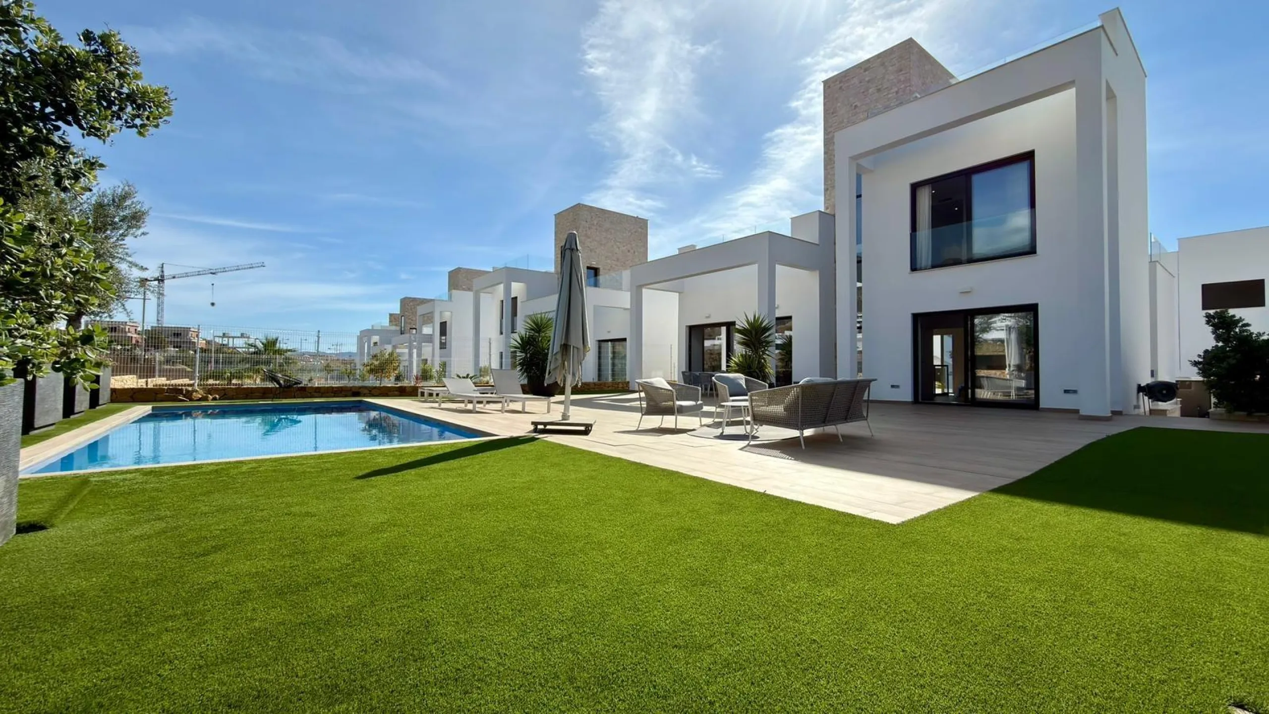 🏡 Modern villa for sale in Finestrat